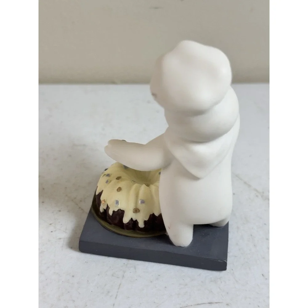 Danbury Mint - 1997 Pillsbury Doughboy -January Monthly Calendar Figurine